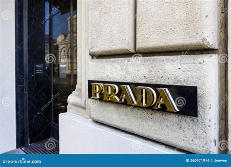 prada shop florence